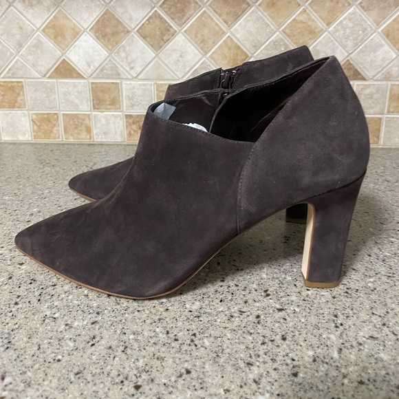 Cole Haan Vestry Pointed Toe Heeled Bootie in Dark Chocolate Suede Size 11B - Picture 2 of 8